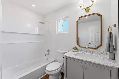 Bath - 4968 Poseidon, Oceanside, CA 92056 photo 3 of 6
