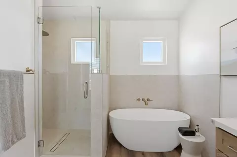 Bath - 4968 Poseidon, Oceanside, CA 92056 photo 5 of 6