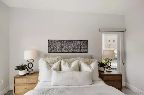 Bedroom - 5379 La Jolla Mesa, La Jolla, CA 92037 photo 1 of 9