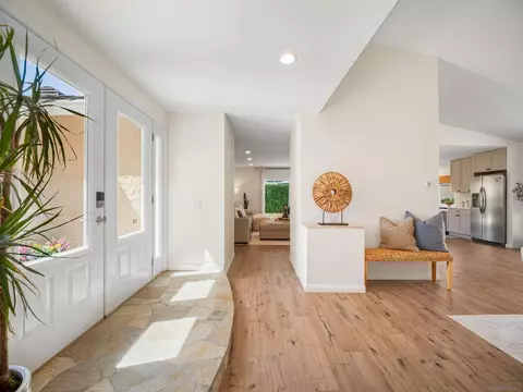 Entry Way - 1022 Daisy Ave, Carlsbad, CA 92011 photo 3 of 4