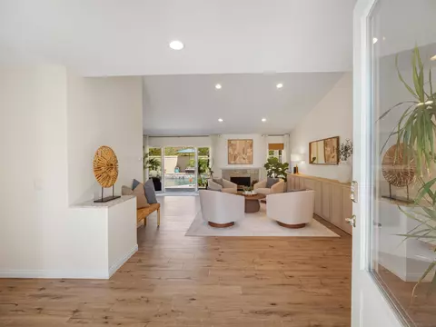 Entry Way - 1022 Daisy Ave, Carlsbad, CA 92011 photo 2 of 4