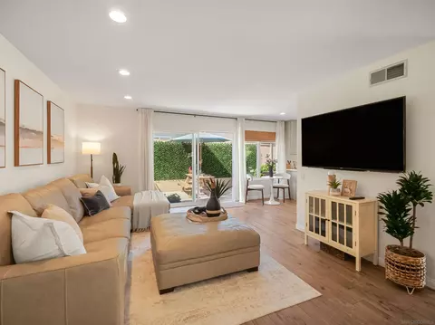 Living - 1022 Daisy Ave, Carlsbad, CA 92011 photo 4 of 5