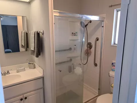 Bath - 1010 E Bobier Dr #9, Vista, CA 92084 photo 1 of 2