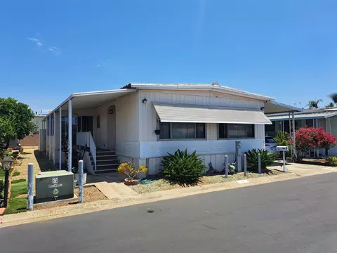 1010 E Bobier Dr #9, Vista, CA 92084