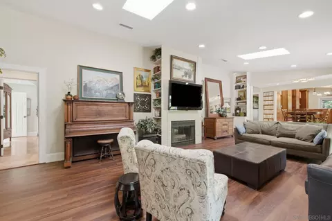 Living - 13327 Calle Colina, Poway, CA 92064 photo 5 of 6