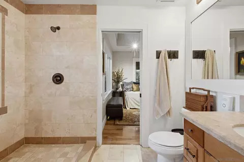 Bath - 13327 Calle Colina, Poway, CA 92064 photo 2 of 10