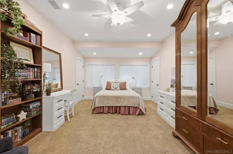 Bedroom - 13327 Calle Colina, Poway, CA 92064 photo 7 of 11