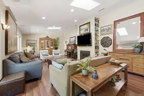 Living - 13327 Calle Colina, Poway, CA 92064 photo 3 of 6