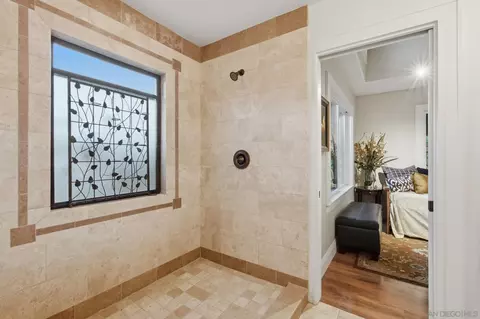 Bath - 13327 Calle Colina, Poway, CA 92064 photo 3 of 10