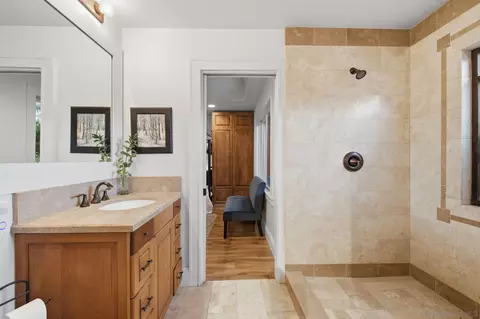 Bath - 13327 Calle Colina, Poway, CA 92064 photo 1 of 10