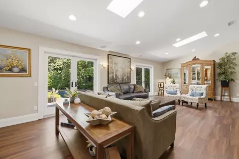 Living - 13327 Calle Colina, Poway, CA 92064 photo 2 of 6