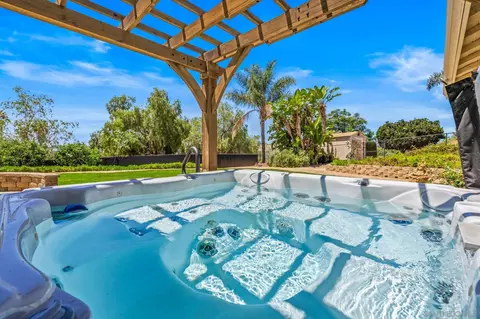 Exterior - 1290 Daxi Ln, Escondido, CA 92029 photo 4 of 5