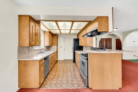 Kitchen - 11701 Shadow Valley Rd, El Cajon, CA 92020 photo 2 of 3