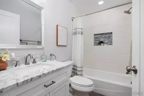 Bath - 5139 Loma Verde, Oceanside, CA 92056 photo 3 of 3