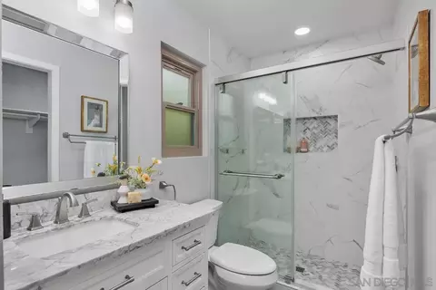 Bath - 5139 Loma Verde, Oceanside, CA 92056 photo 1 of 3