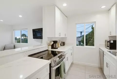 Kitchen - 521 Arenas St, La Jolla, CA 92037 photo 6 of 6