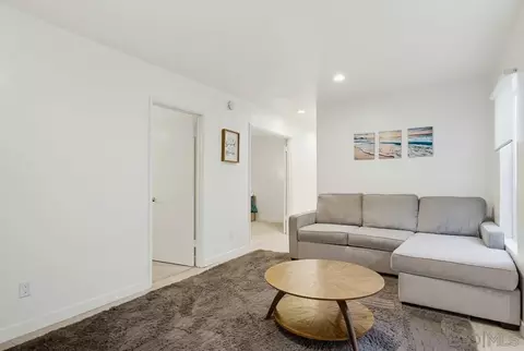 Living - 521 Arenas St, La Jolla, CA 92037 photo 7 of 11
