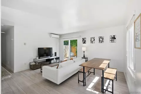 Living - 521 Arenas St, La Jolla, CA 92037 photo 1 of 11
