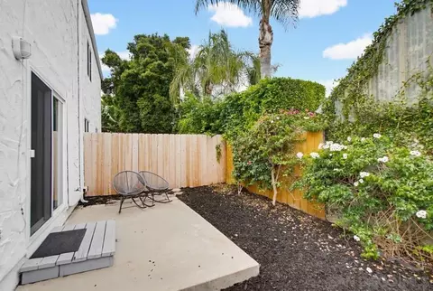 Exterior - 521 Arenas St, La Jolla, CA 92037 photo 5 of 12