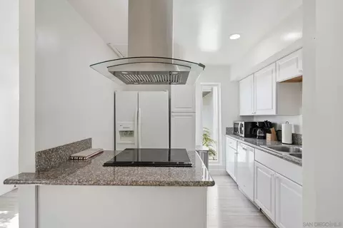 Kitchen - 521 Arenas St, La Jolla, CA 92037 photo 1 of 6