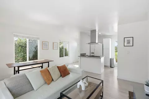 Living - 521 Arenas St, La Jolla, CA 92037 photo 3 of 11