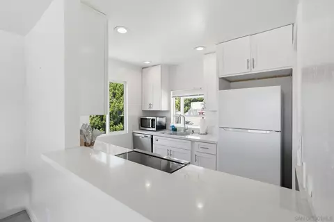 Kitchen - 521 Arenas St, La Jolla, CA 92037 photo 4 of 6