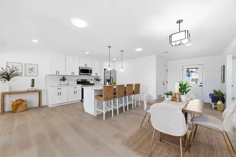 Dining - 313 San Dimas Ave, Oceanside, CA 92057 photo 4 of 5