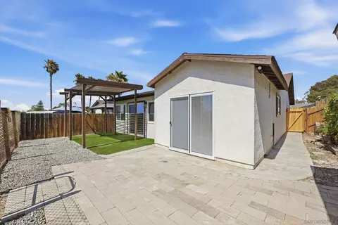 Exterior - 313 San Dimas Ave, Oceanside, CA 92057 photo 5 of 7