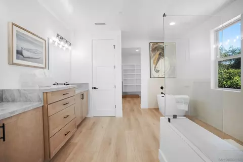 Bath - 588 Twin Country Ln, Fallbrook, CA 92028 photo 6 of 7