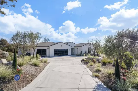 Exterior - 588 Twin Country Ln, Fallbrook, CA 92028 photo 9 of 11