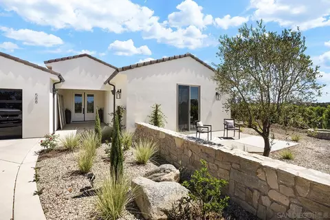 Exterior - 588 Twin Country Ln, Fallbrook, CA 92028 photo 5 of 11