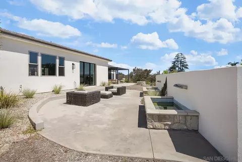 Exterior - 588 Twin Country Ln, Fallbrook, CA 92028 photo 7 of 11