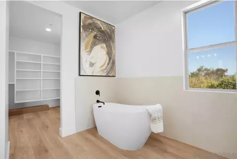 Bath - 588 Twin Country Ln, Fallbrook, CA 92028 photo 2 of 7