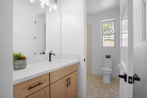 Bath - 588 Twin Country Ln, Fallbrook, CA 92028 photo 5 of 7