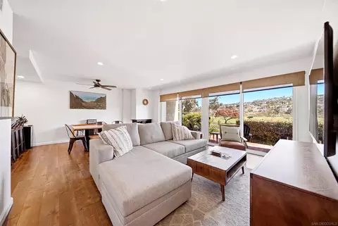 2510 Navarra #505, Carlsbad, CA 92009