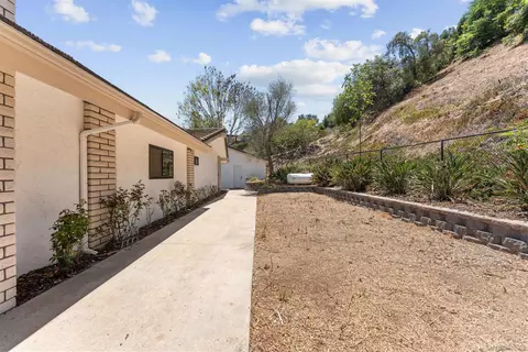 Exterior - 3006 Skycrest Dr, Fallbrook, CA 92028 photo 12 of 13