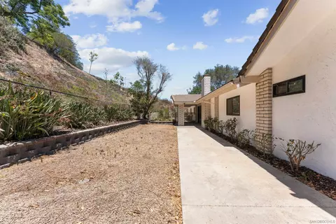 Exterior - 3006 Skycrest Dr, Fallbrook, CA 92028 photo 11 of 13