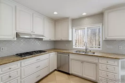 Kitchen - 9723 Roe Dr, Santee, CA 92071 photo 2 of 6