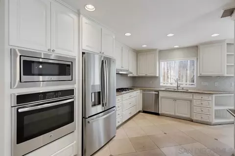 Kitchen - 9723 Roe Dr, Santee, CA 92071 photo 3 of 6