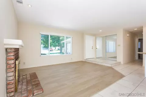 Living - 14933 Cinchring Dr, Poway, CA 92064 photo 3 of 7