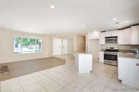 Living - 14933 Cinchring Dr, Poway, CA 92064 photo 7 of 7