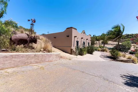Exterior - 31515 Calle Joya, Bonsall, CA 92003 photo 3 of 10