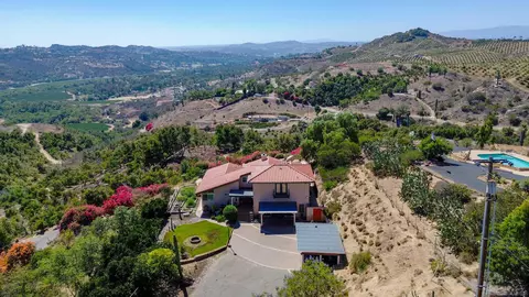 View/Area - 31515 Calle Joya, Bonsall, CA 92003 photo 4 of 7