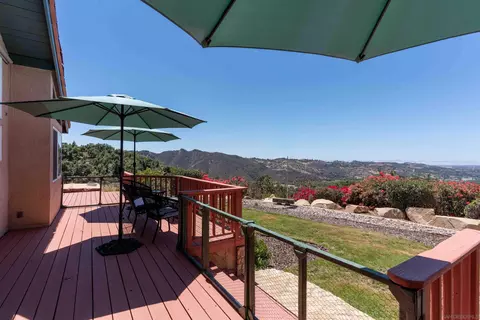 Exterior - 31515 Calle Joya, Bonsall, CA 92003 photo 6 of 10