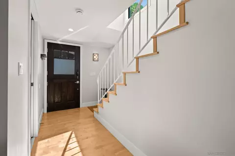 Entry Way - 909 Olive Ave, Coronado, CA 92118 photo 2 of 3