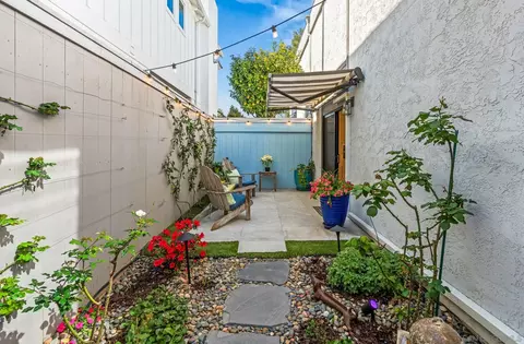 Exterior - 909 Olive Ave, Coronado, CA 92118 photo 7 of 10