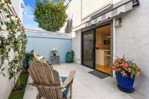 Exterior - 909 Olive Ave, Coronado, CA 92118 photo 2 of 10