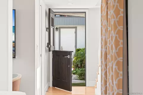 Entry Way - 909 Olive Ave, Coronado, CA 92118 photo 1 of 2
