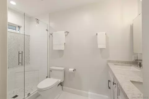 Bath - 13610 Rostrata Rd, Poway, CA 92064 photo 4 of 5