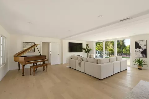 Living - 13610 Rostrata Rd, Poway, CA 92064 photo 2 of 6